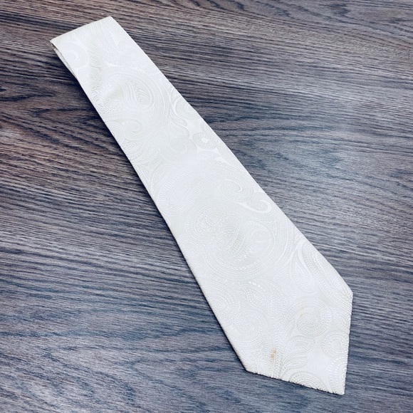 Donald Trump Other - Donald Trump Solid White Paisley Silk Tie